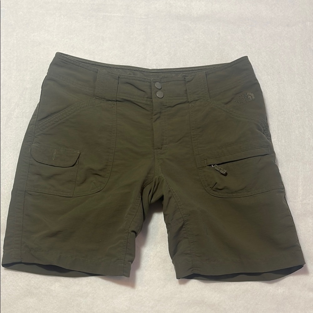 The North Face 10 Green Cargo Shorts Gorpcore Outdoor Army Hiking Ladies Long